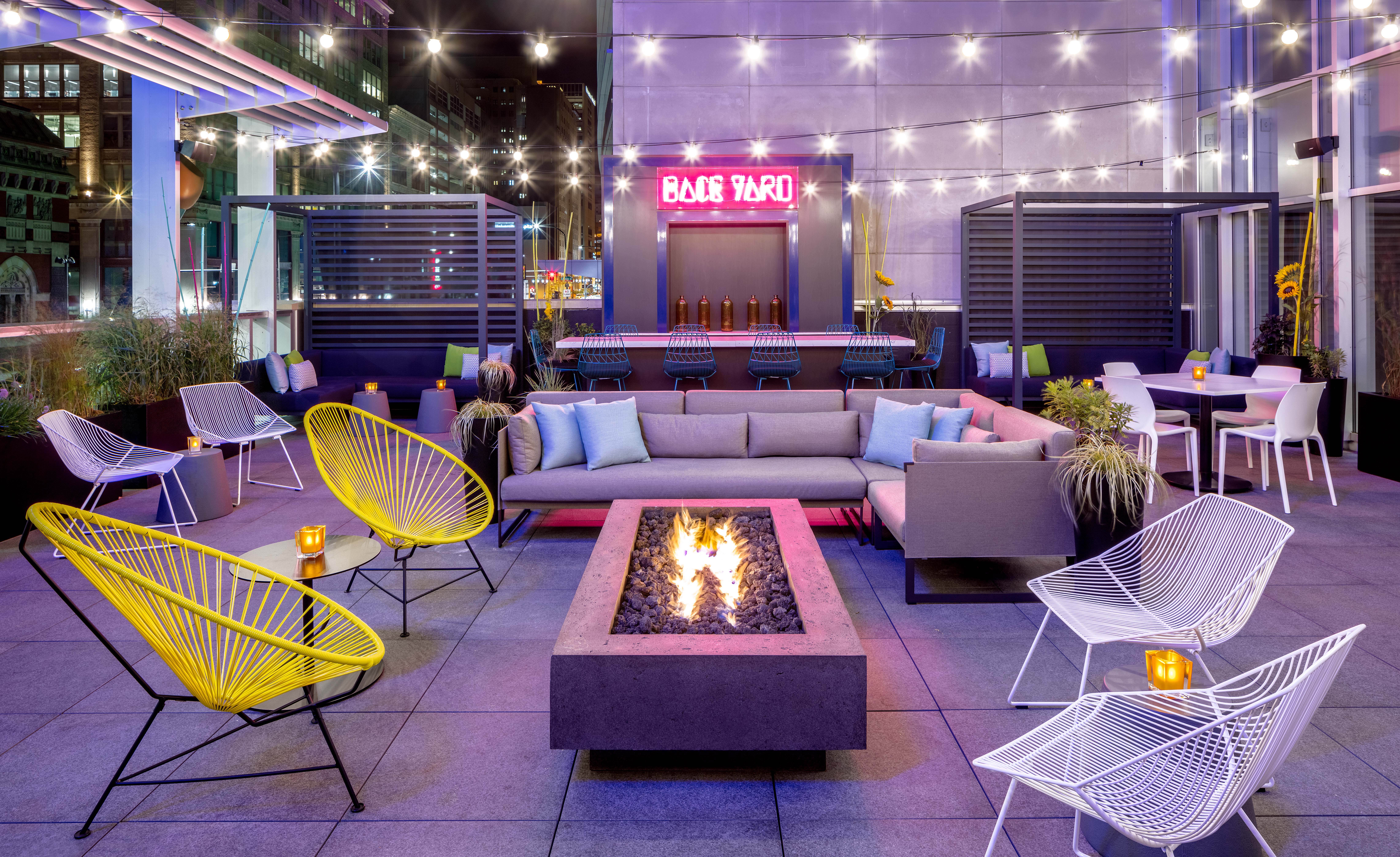 AloftPhiladelphiaDowntown1_Taggart Sorensen.jpg