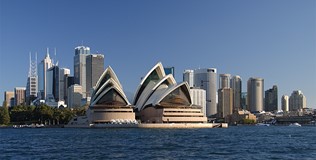 Sydney_opera_house_and_skyline.jpg
